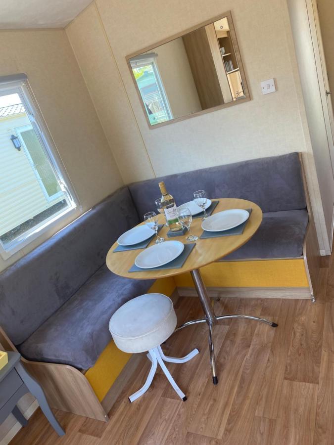 Grange 37 Regent Bay Holiday Park 모아캠비 외부 사진